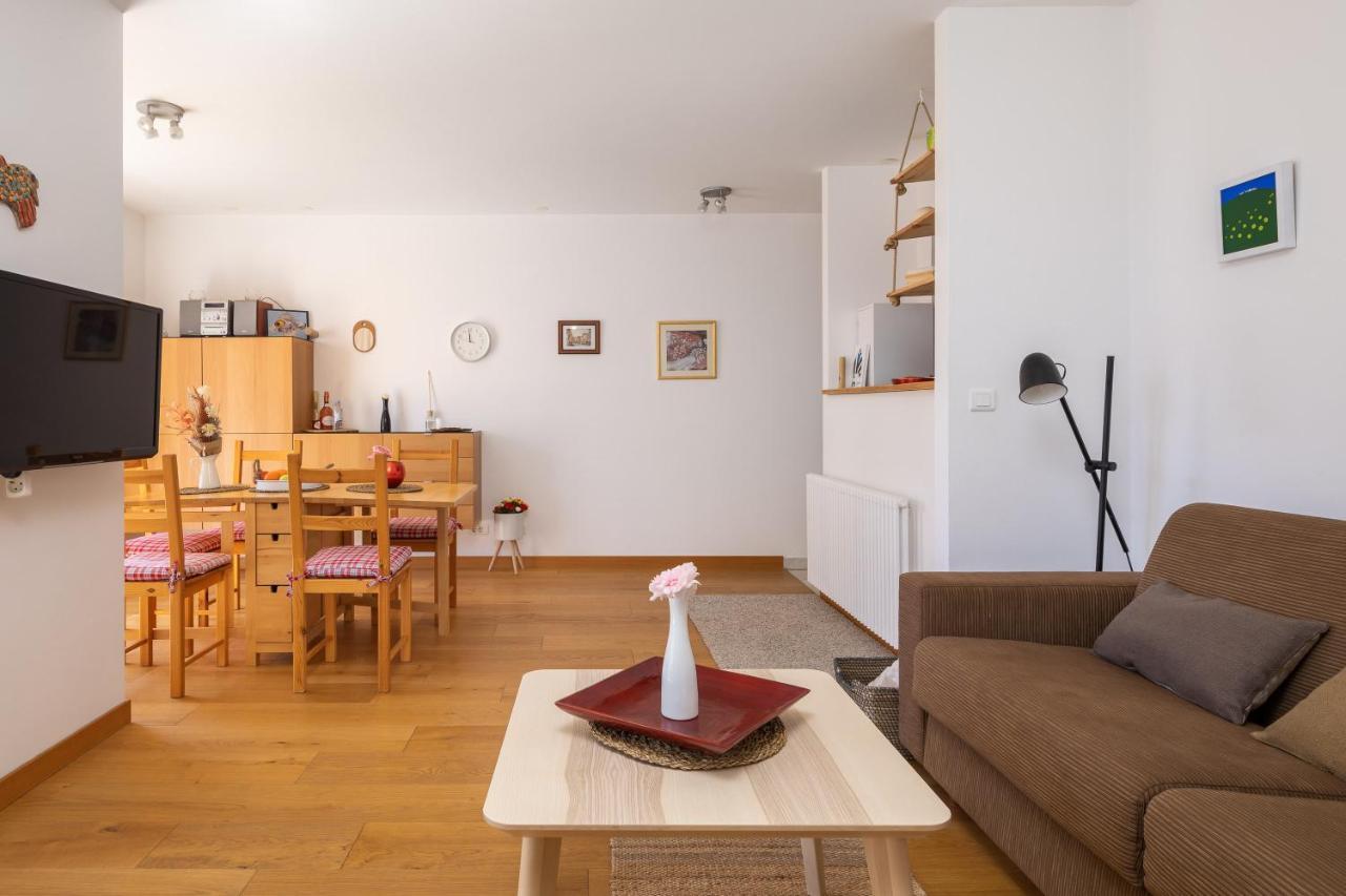 Modern Apt With Terrace 4 Min Walk To The Beach Split Exterior photo