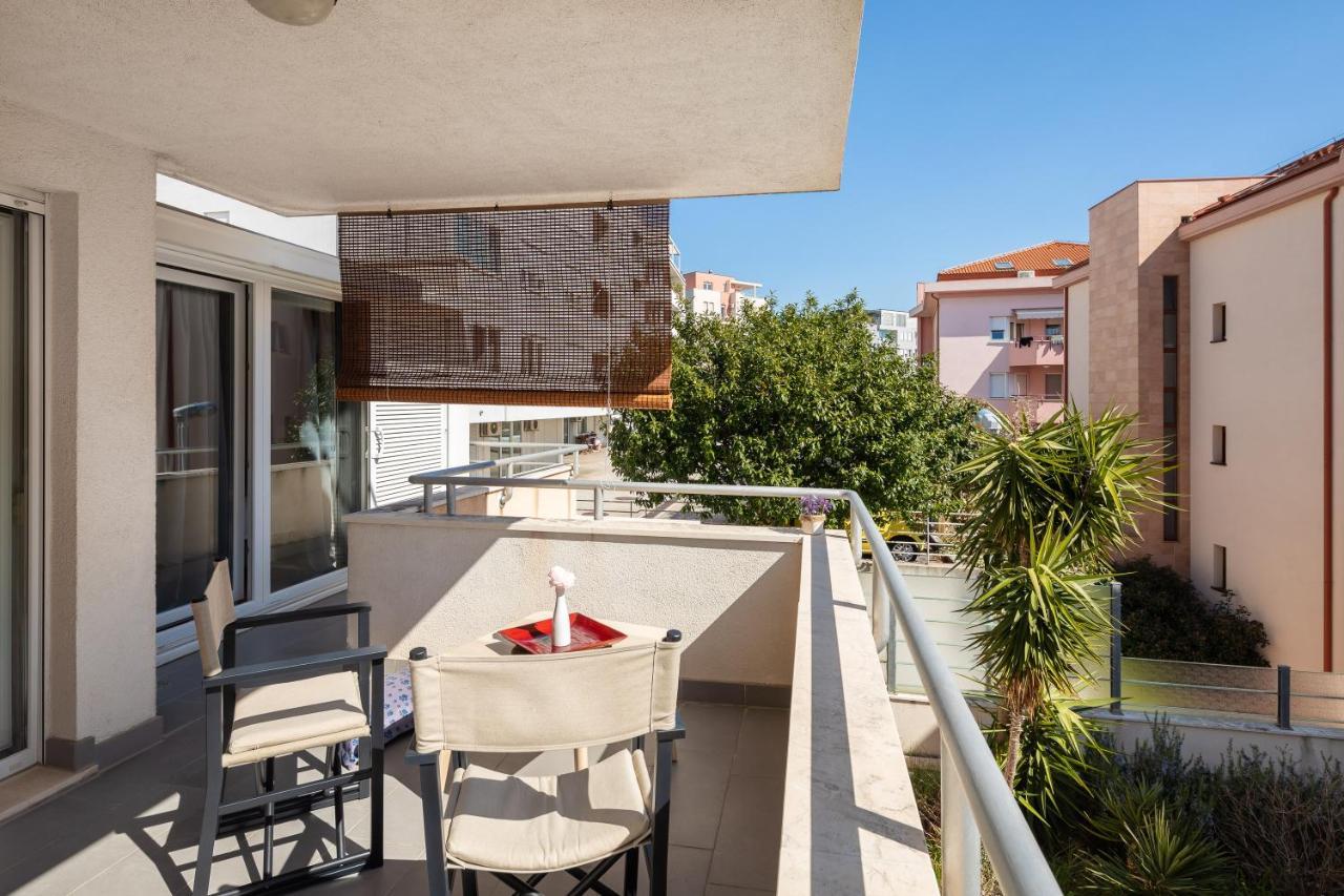 Modern Apt With Terrace 4 Min Walk To The Beach Split Exterior photo