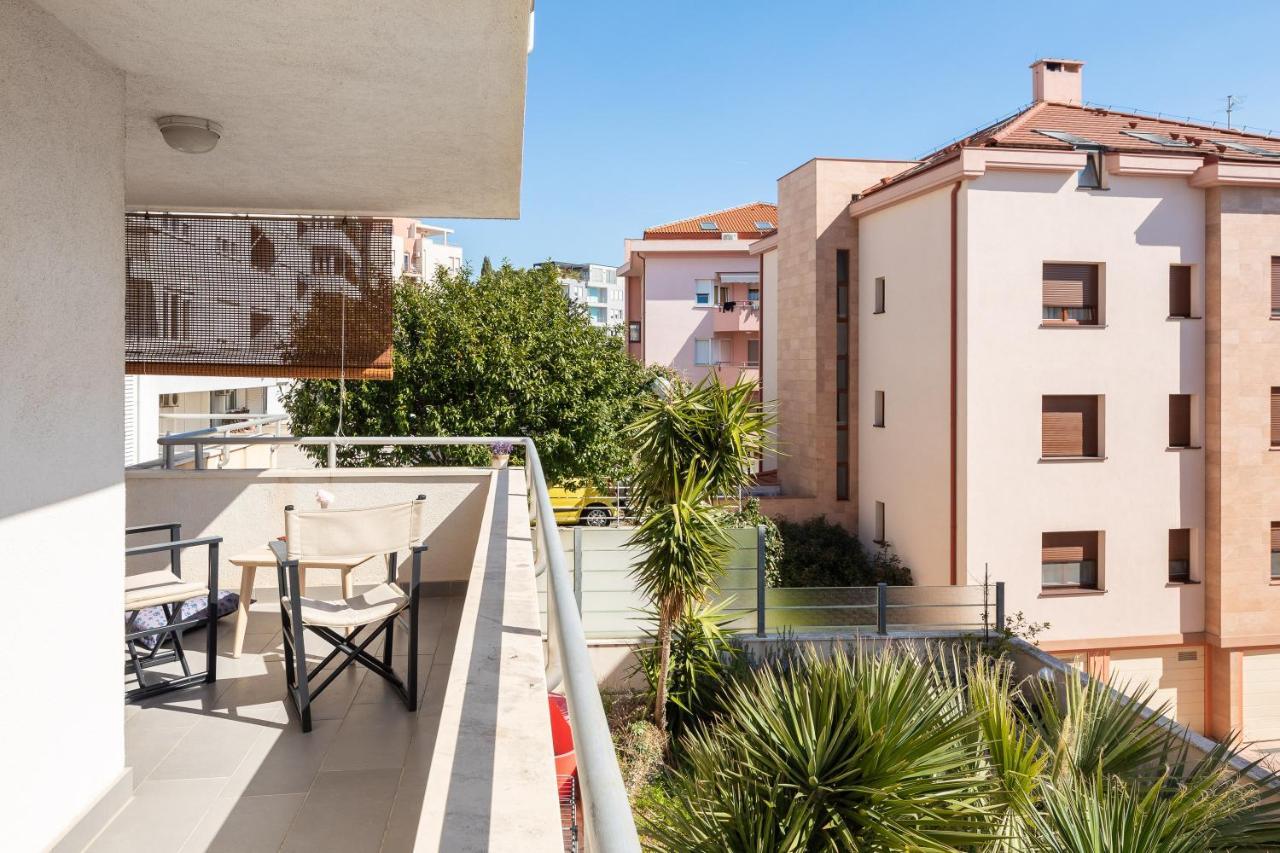 Modern Apt With Terrace 4 Min Walk To The Beach Split Exterior photo